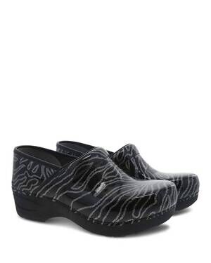 NEW DANSKO women’s xp 2.0 patent clogs in glitter waves